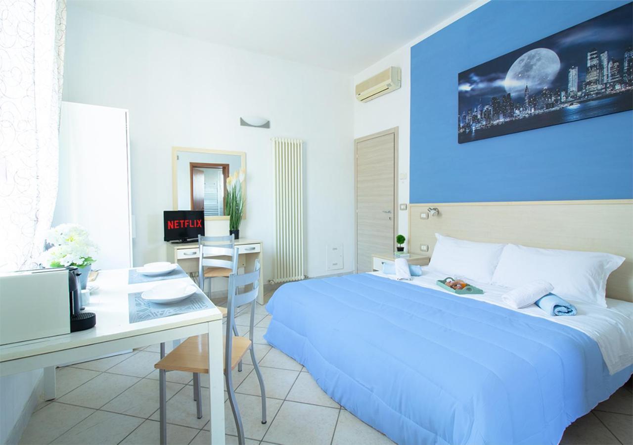 Athena Rooms - Parcheggio Privato Болонья Экстерьер фото