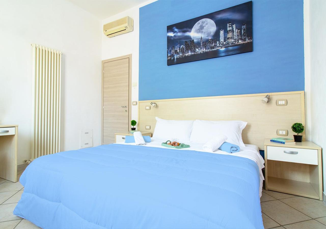 Athena Rooms - Parcheggio Privato Болонья Экстерьер фото