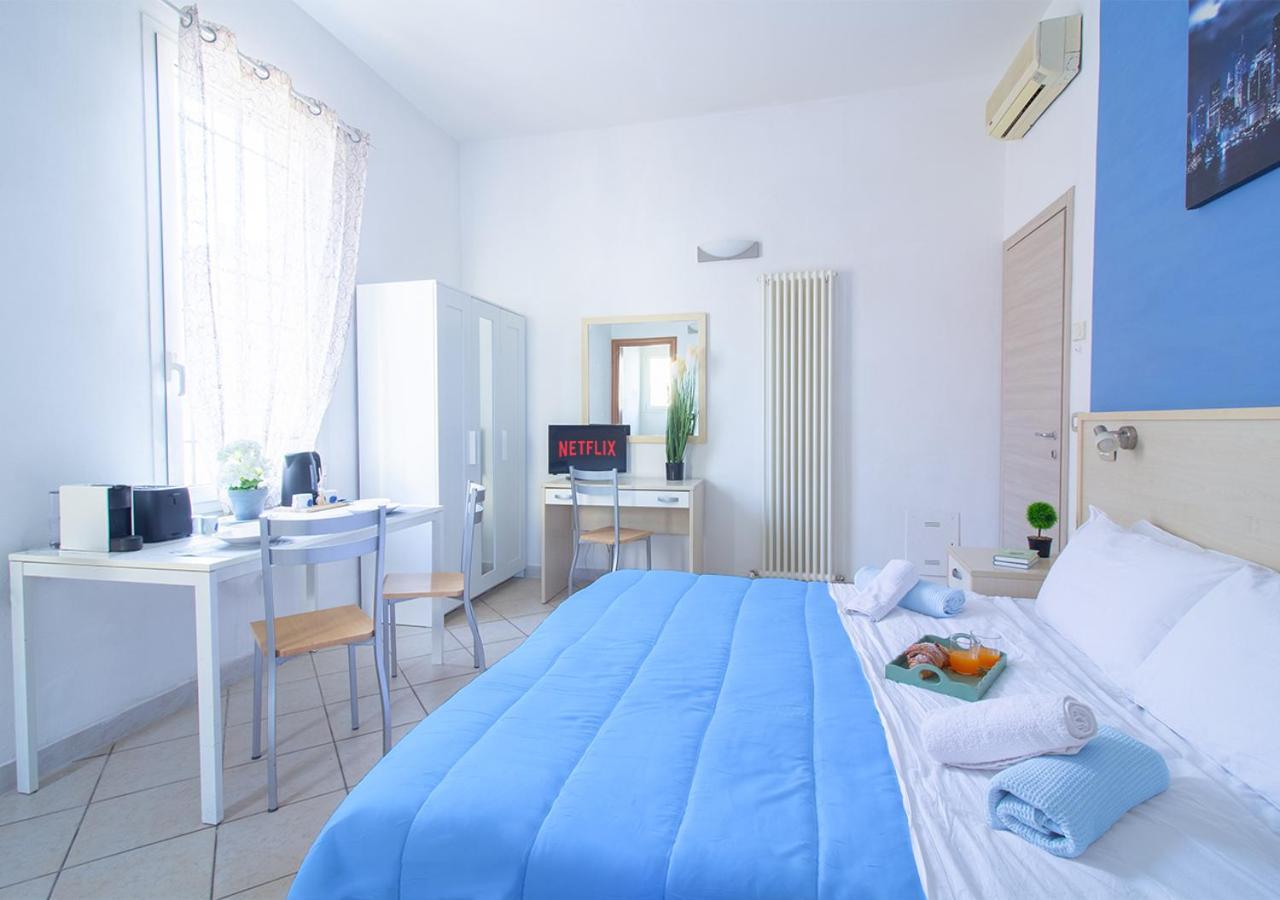 Athena Rooms - Parcheggio Privato Болонья Экстерьер фото